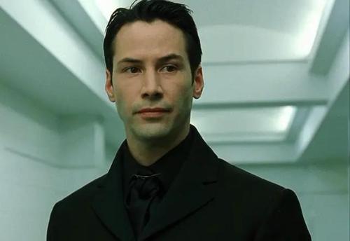 基努·里维斯 《黑客帝国》放到现在看也是一流大片,基努已经55岁了