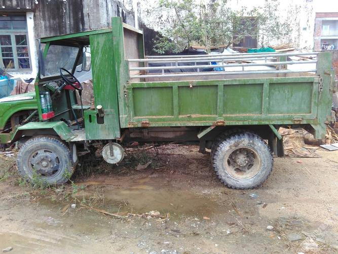 正式出手金鹿拖拉机一台