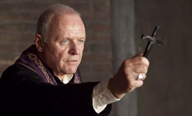 原创十大驱魔人电影排行榜!招魂位列第一,安魂曲仅排第五