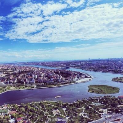 来自伊斯坦布尔的devrim ates喜欢把看到的风景图po到ins上,吸引了不