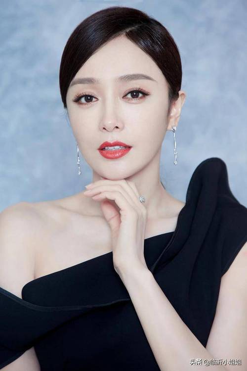 秦岚优雅知性的气质美女广大男人心中的不老女神够美