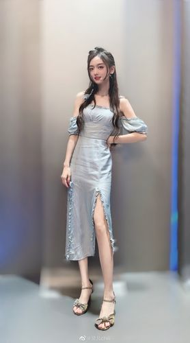 kpl解说灵儿晒照会看到巅峰对决吗