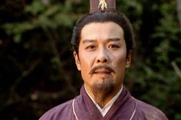 三国演义中刘备一出场, 作者就写错了四个地方