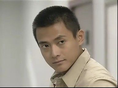 上了当年 魏俊杰的照片,那时候他和 魏俊杰的当时百分90象.