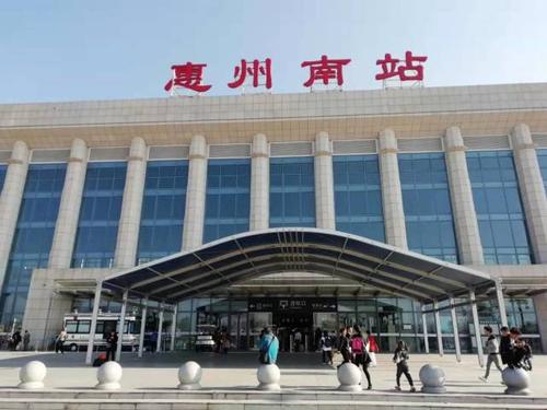 惠州南站我们可以看到这条线路串联了高铁惠州北站,惠州火车站,云山