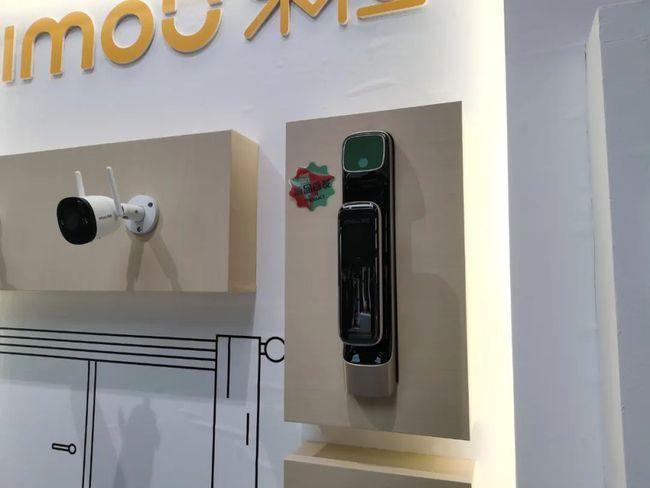 乐橙带来的k6i,k7i,v8i等3d人脸识别智能锁及k5,v6,p130,v8等可视智能