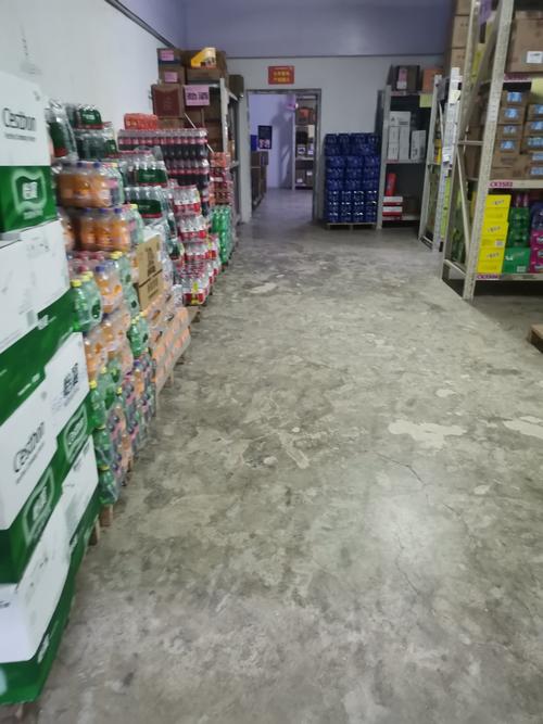 烟酒饮料区域仓库整理图片