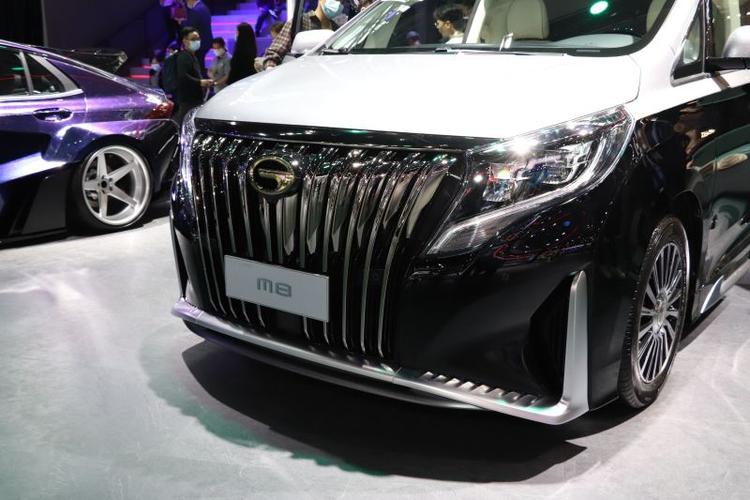 而相比于目前的大师版,广汽传祺m8四座御享版在奢华感上的营造更加