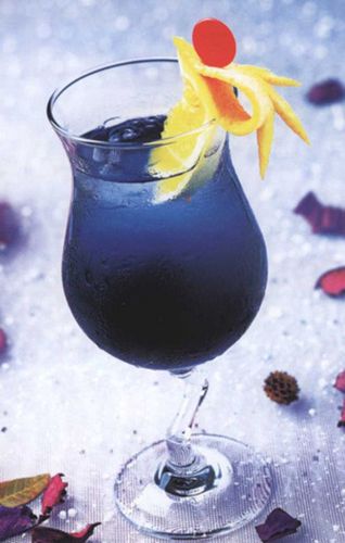 紫罗兰之恋鸡尾酒 【英文名称】: - 【制作材料】: 金酒30毫升,紫罗兰