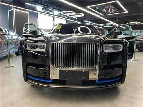 21款劳斯莱斯幻影长轴四座黑红多少钱
