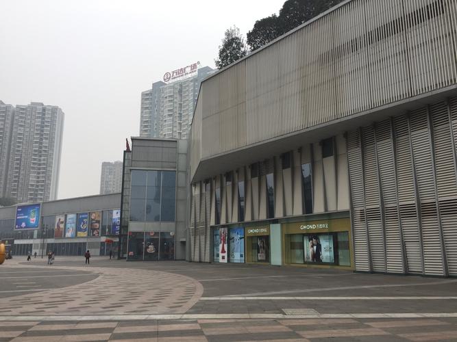 2022成都锦华路万达广场购物,.不错,四楼也有很多餐厅,.