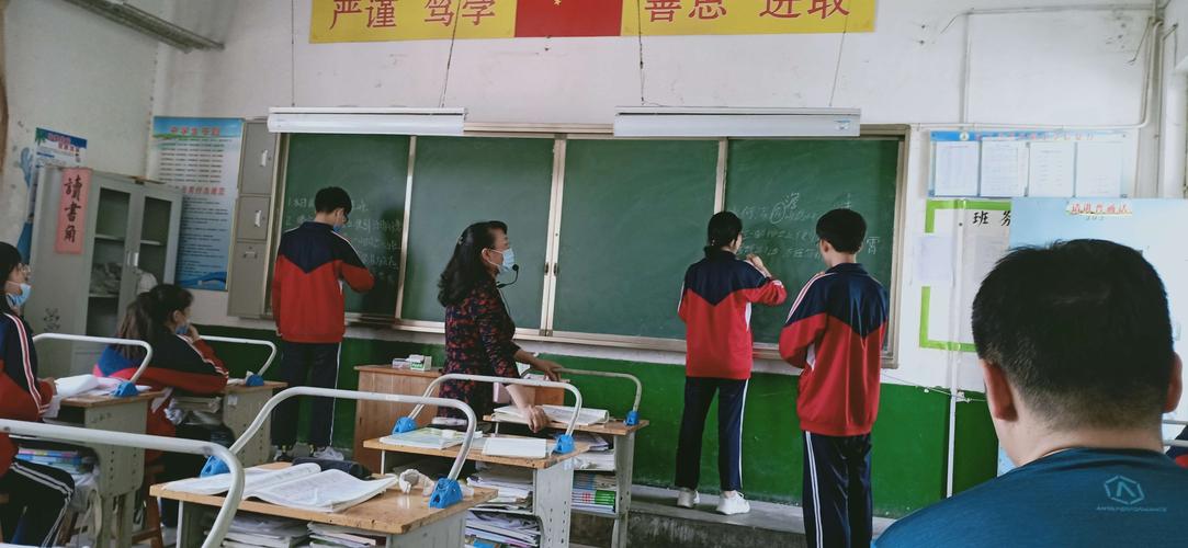 同台献"技"为发展 砥砺前行谋提高——汶上县教研室到苑庄镇中学开展