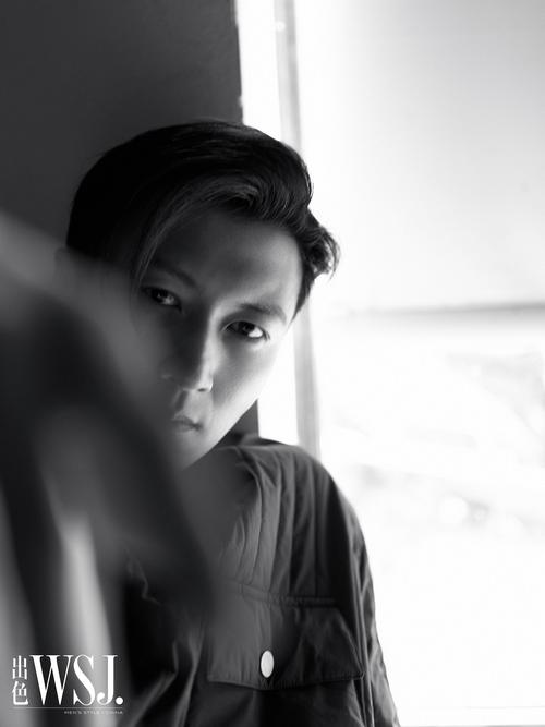 谢霆锋登封《出色wsj.》 眼神坚毅冷峻帅气