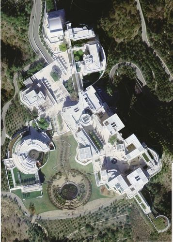 (j. paul getty museum).它拥有两个馆址:盖蒂中心和盖蒂别墅.
