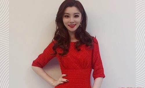 王牌对王牌主持人费沁雯老公是谁费沁雯个人资料背景曝光