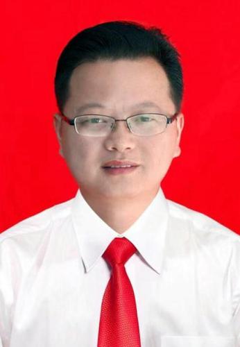 党委副书记吴小华简历