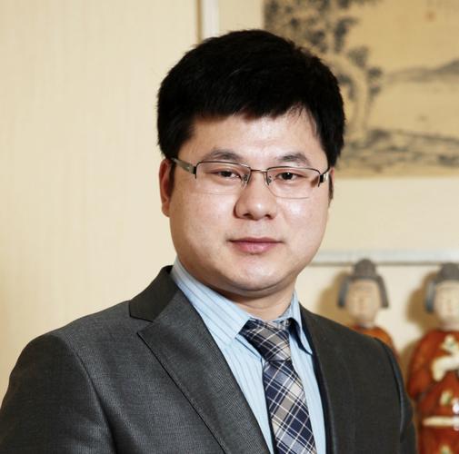 李洪江,合伙人律师,专利代理人,2009年自国家知识产权局辞职后加入集