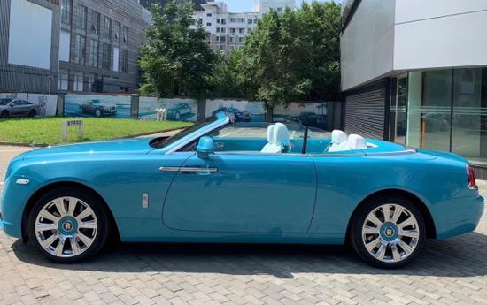 2019款劳斯莱斯十分诱惑奢华敞篷跑车