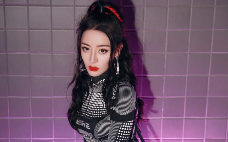 迪丽热巴酷飒代言写真图片桌面壁纸_大陆明星_壁纸_美