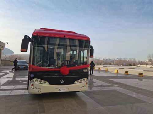 乌海市氢燃料电池公交车交付运营
