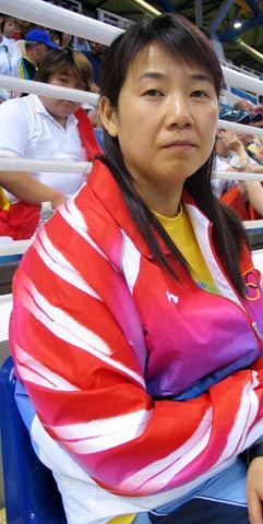 图文:乒球女单王楠被淘汰 乔红现场观战