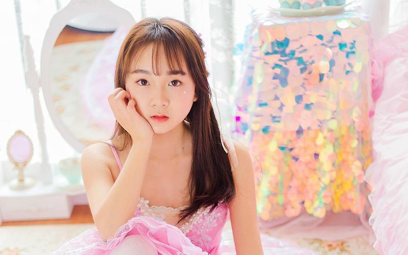 可爱甜美元气少女清纯唯美高清桌面壁纸