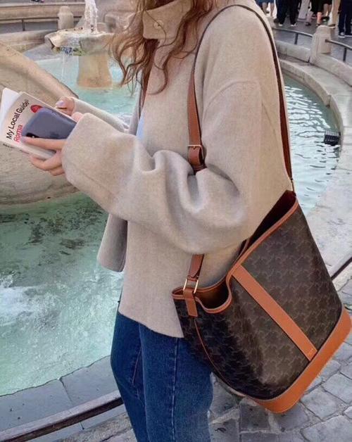 celine/赛琳 triomphe canvas 中号水桶包 191132