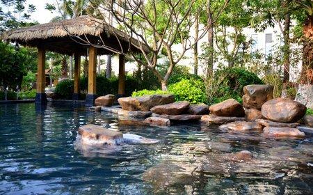 雁鸣湖凌云温泉