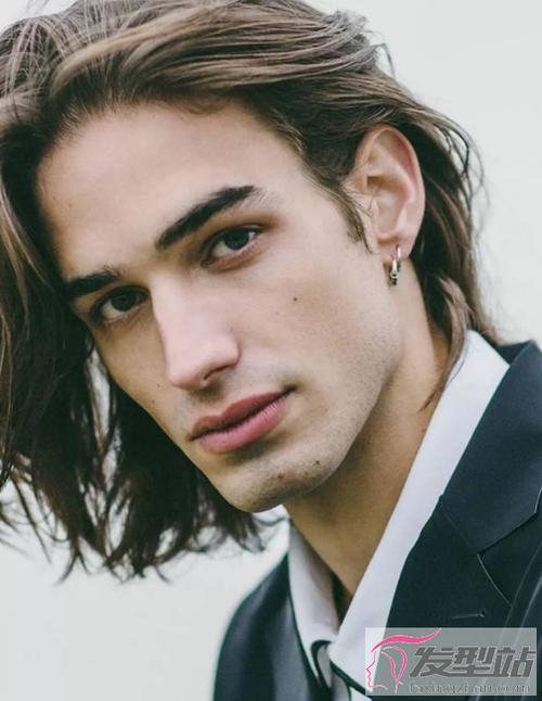 时尚帅气男生长发发型 留长发的男生原来这么撩