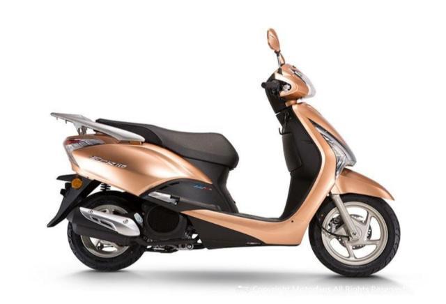 佳御110是五羊本田发售的高级品牌的轻便摩托车,这辆车有车型档次感强