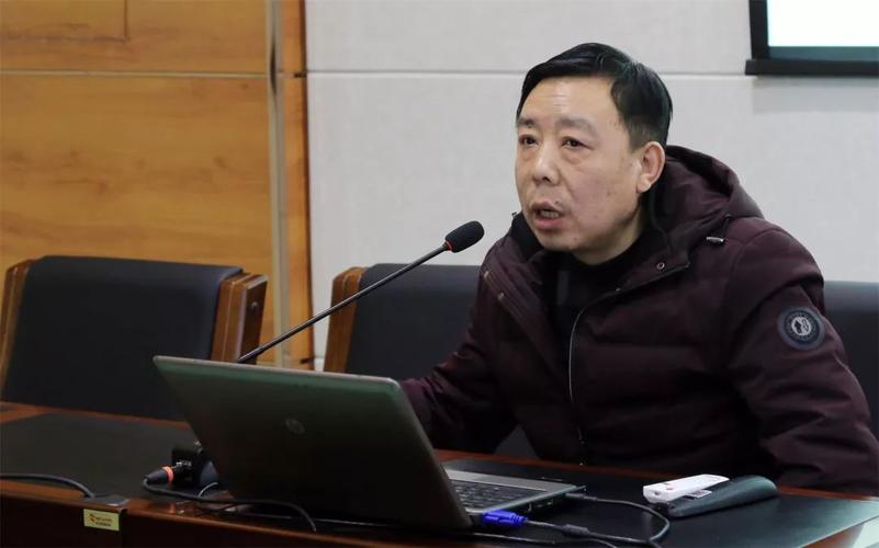 科研引领主阵地继往开来创新高泽州一中召开课题研究推进会
