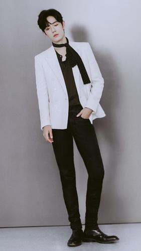 文:滕小七 图:均来自网络 小七从肖战第一条抖音之后,再见肖战就是那