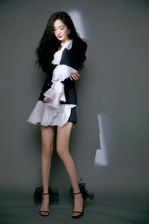 杨幂高清美腿高跟图片汇总