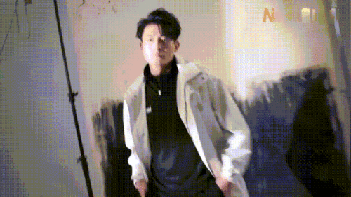 余景天白色卫衣穿搭,示范教科书式居家潮男穿搭 余景天邀请你进入