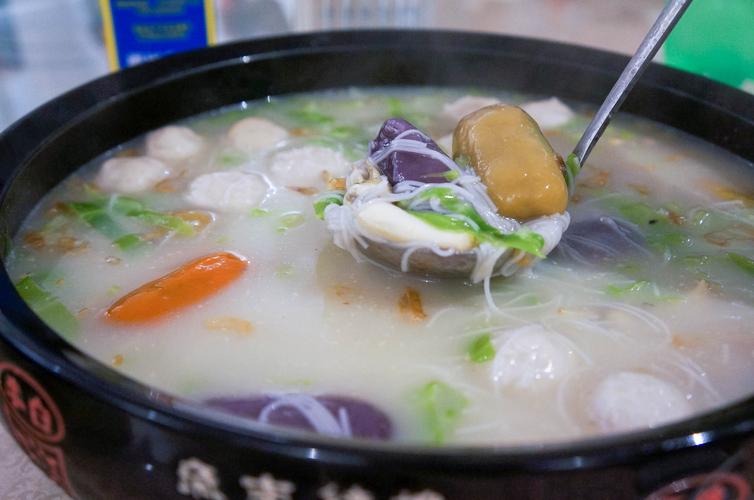 石榴芋泥球 须大力推荐的一道菜,绵密的芋泥与酥脆的外壳,还有可口的