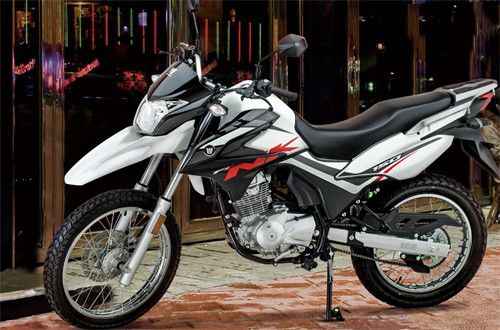 豪爵铃木公路越野两用车,鸟嘴前挡泥板,油耗不到2.5l