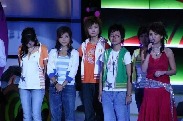 李宇春《歌手》这步棋错了,回看05超女暗戳戳的事儿真