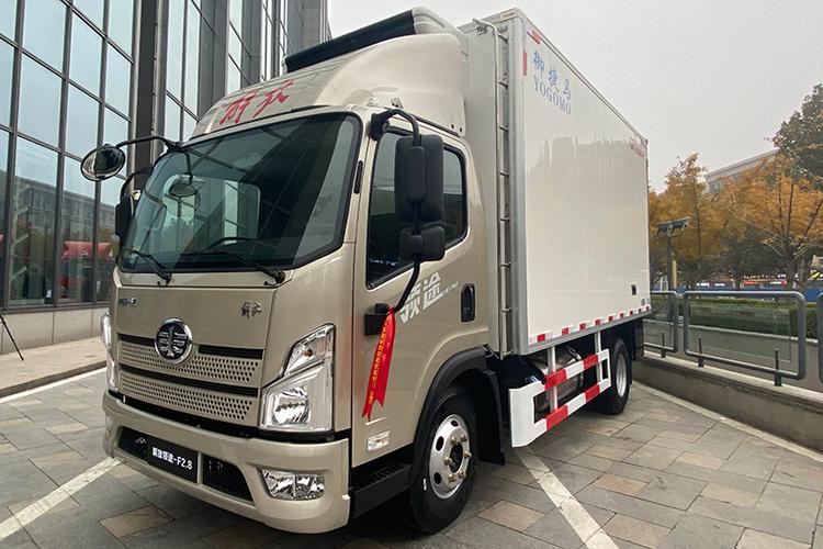 一汽解放轻卡 领途-f2.8 165马力 4×2 国六 冷藏车