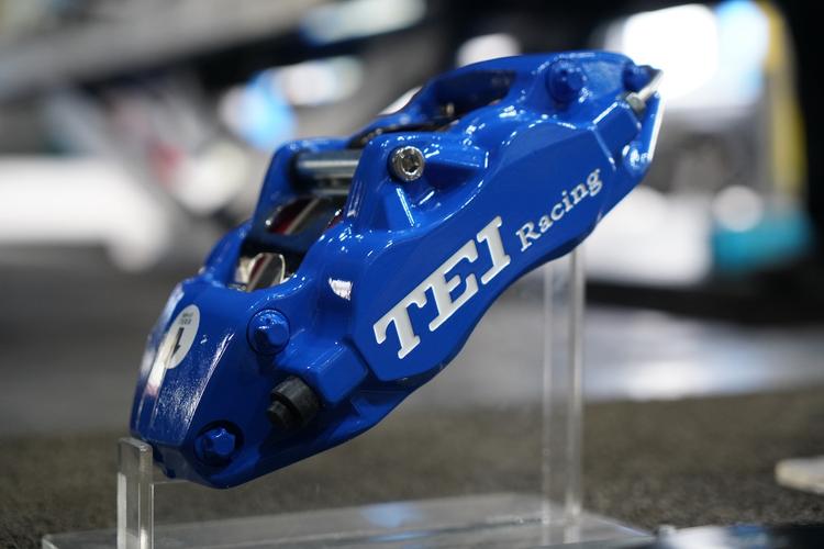 p40s刹车卡钳套件============= 改装产品 p40s蓝色大六活塞卡钳