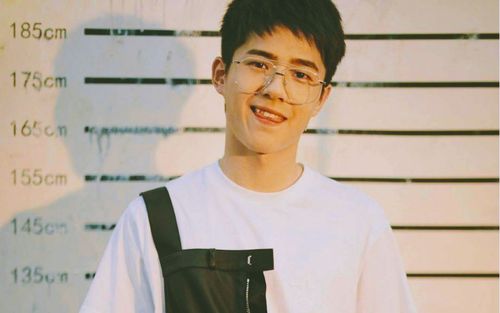 it】个人舔屏向 用哔哩哔哩客户端或其他应用扫描二维码 点赞 刘