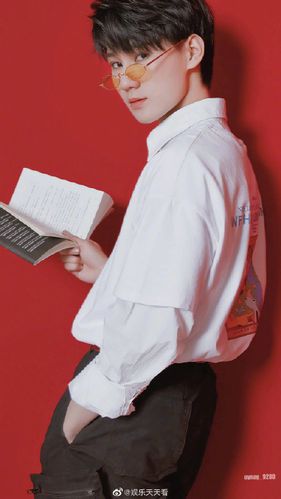 圈内娱乐星:#超a定义张真源# 细节见人品,帮队.