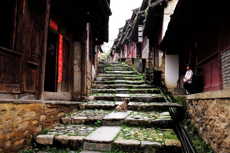 抗战时期,茶马古道从鲁史经过,成为国际救援的生命线.