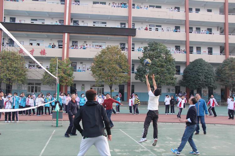 三尺讲台育桃李,排球赛场逞英豪———十堰市东风第五中学首届教职工