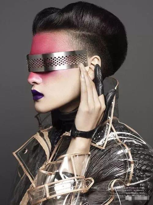 未来科技感服装 — 用了这些"手段",瞬间穿越到3017年