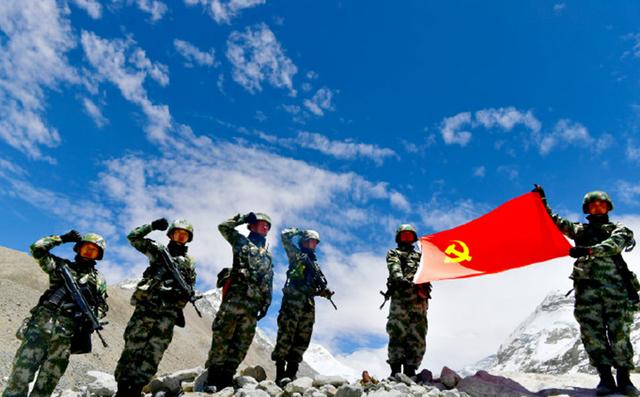 中国边防军(图片来自"高原战士")