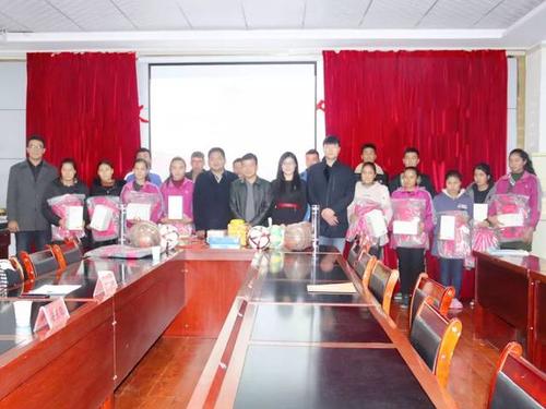 平谷团区委与洛浦团县委走访洛浦县唯一的高中洛浦县第一中学,慰问15