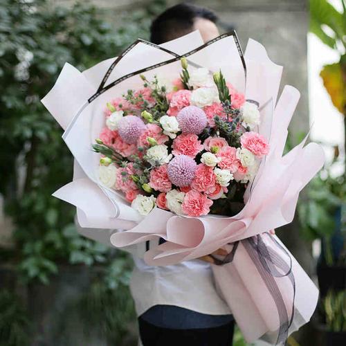 尊敬的老师生日作为学生送什么花祝福