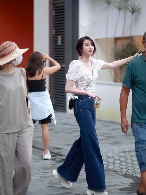 深圳街拍_街拍_ootd_显瘦_显腿长_每日穿搭_时尚_穿搭