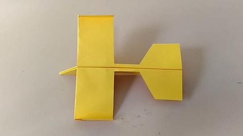 滑翔机飞得很稳的一款纸飞机,不仅孩子喜欢大人也喜欢玩