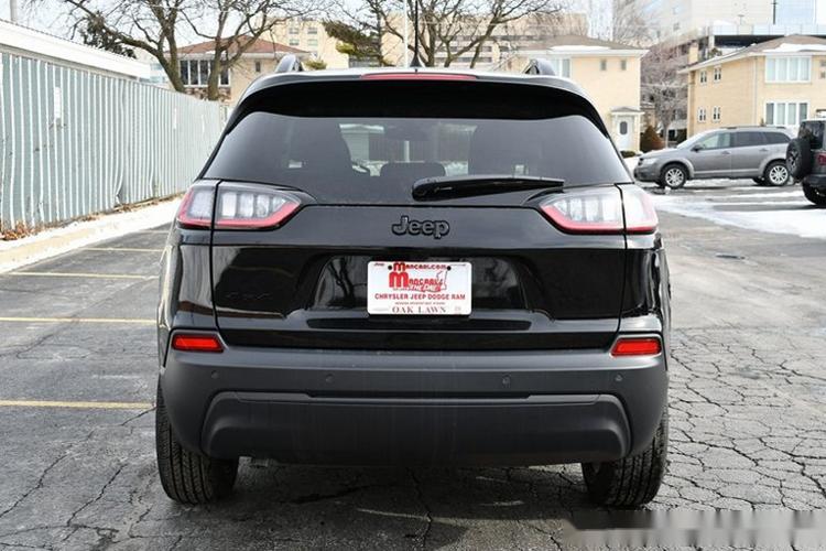 吉普自由光黑武士威武霸气